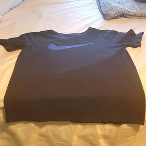 Nike T-shirt (Medium)